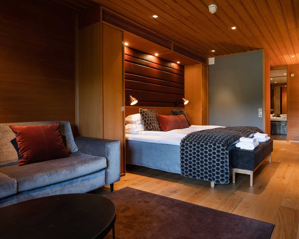 Bronze Large Room