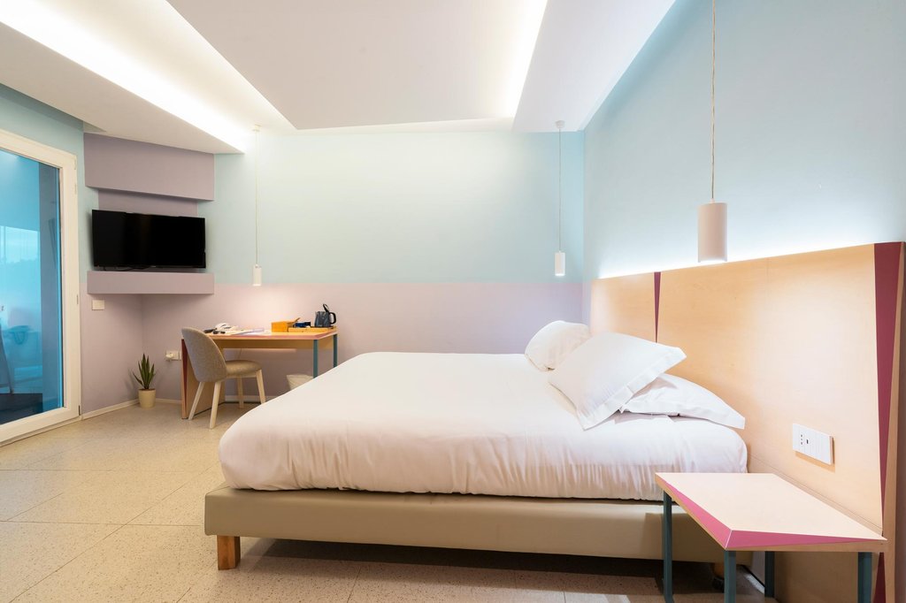 Camera con Jacuzzi Vista Lago (Lake View Suite)