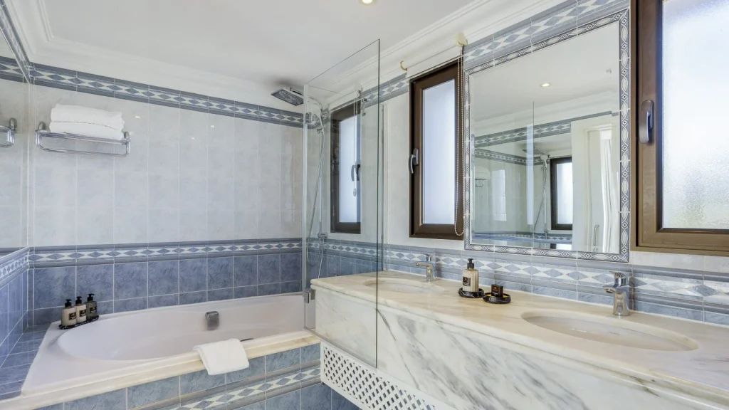 Pine Cliffs Ocean Suites 3 Bedroom Apartment