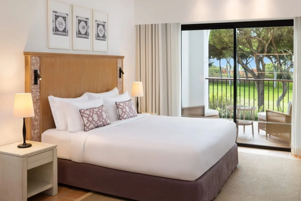 Pine Cliffs Hotel Superior Room