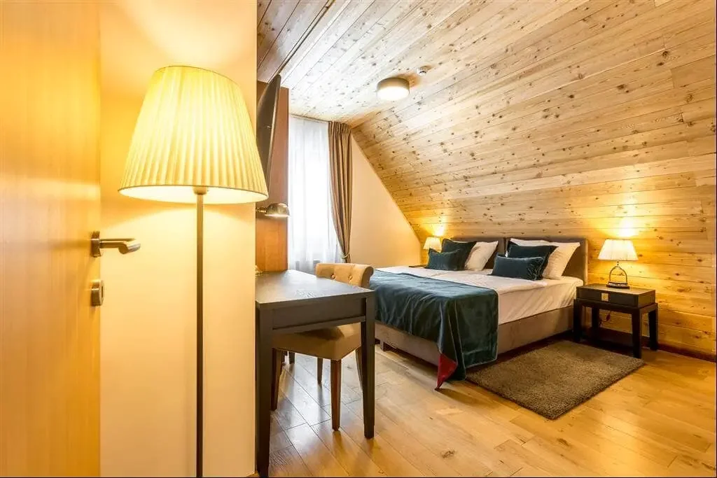 Lodge Vir & Lodge Burget
