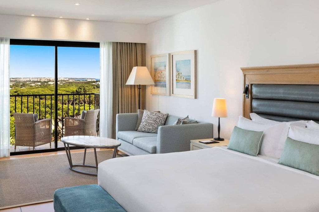 Pine Cliffs Hotel Deluxe Room