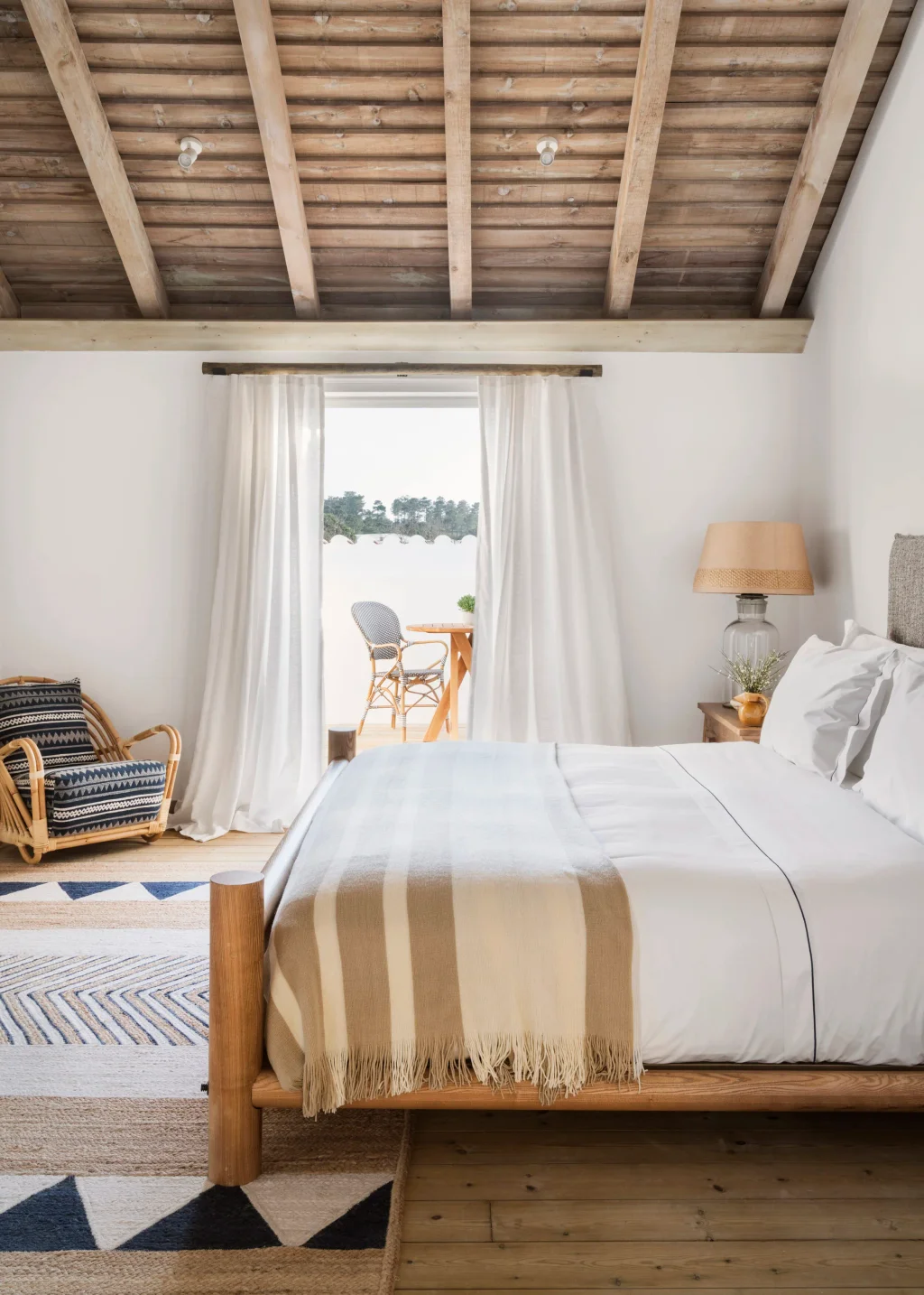 Rooms & Suites