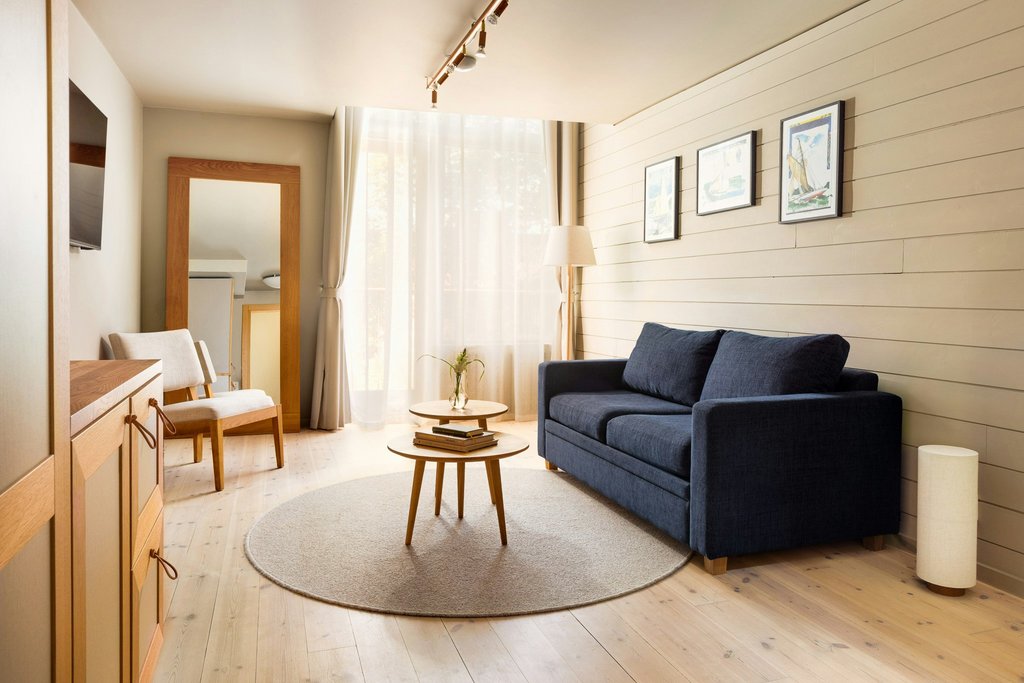 Deluxe Family Room