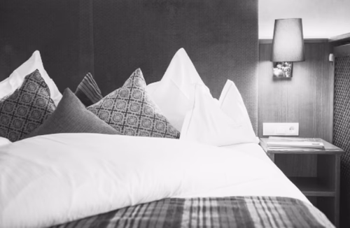 Single Room Gold
