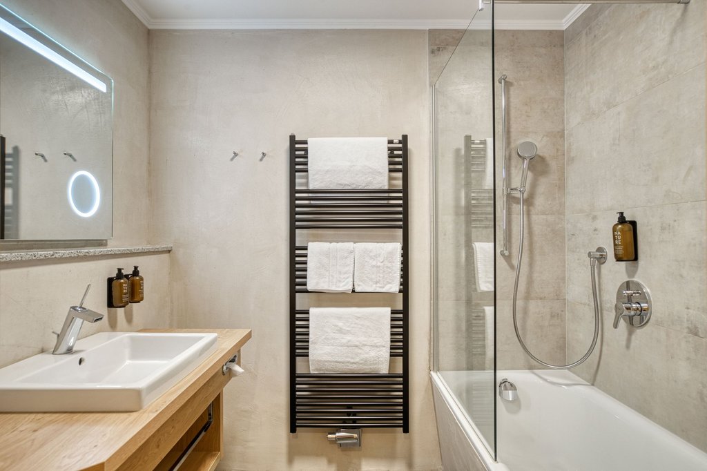 #Alpin Moments Family Suite