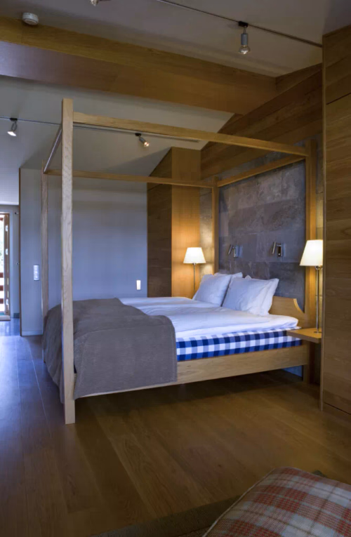 Hotel Rooms & Suites