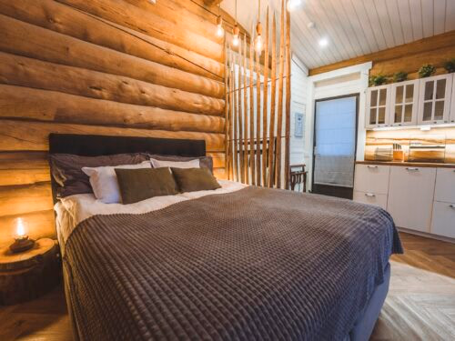 Aurora Hut Igloo
