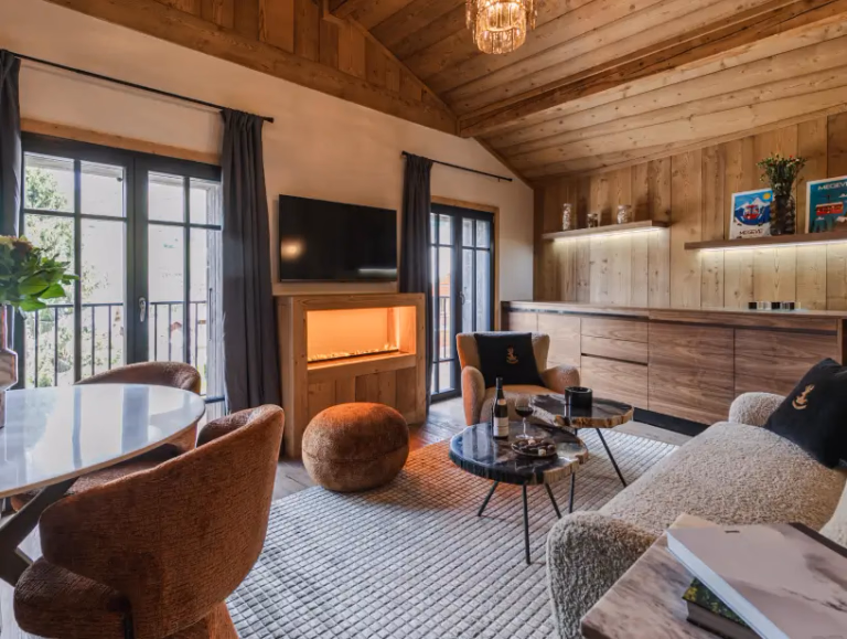 Rooms & Suites