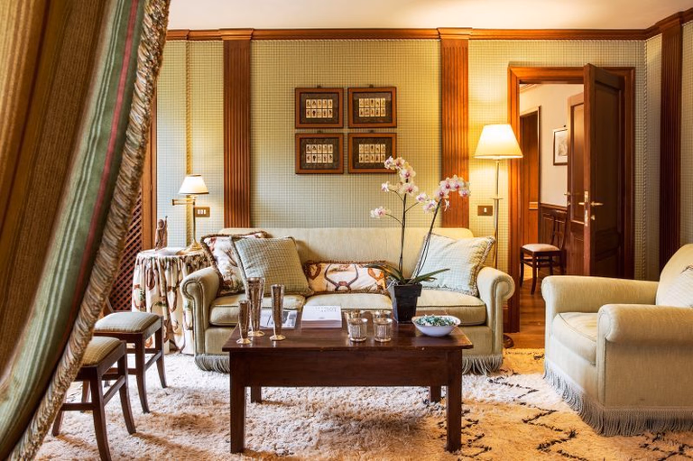 Deluxe Rooms