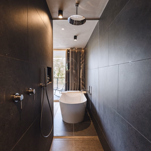 Rooms & Suites