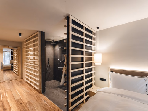 Rooms & Suites