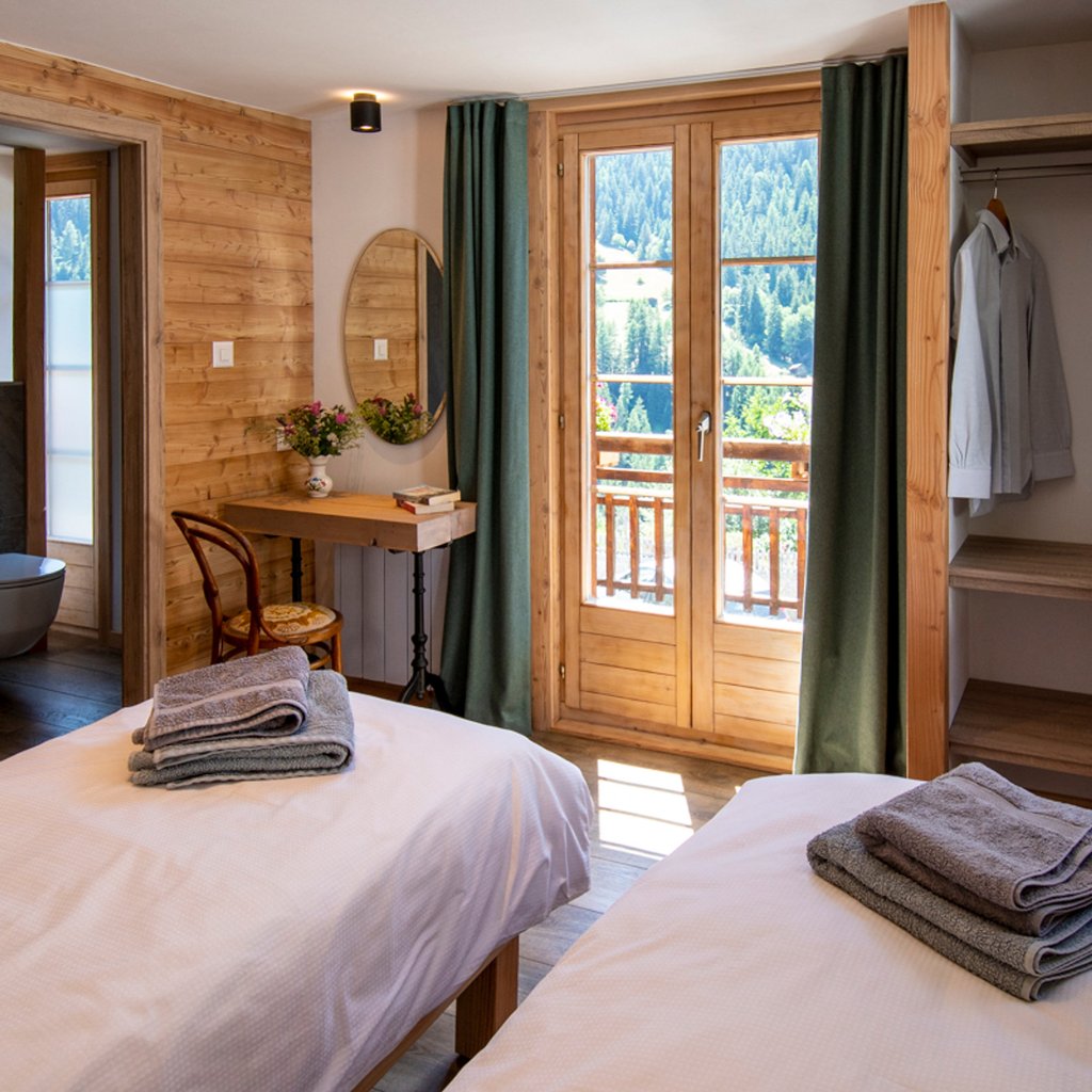 Standard Twin Room