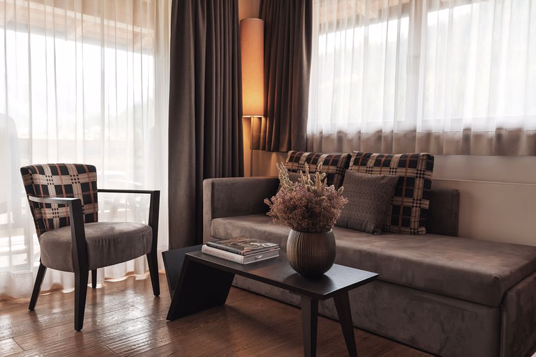 Rooms and Suites