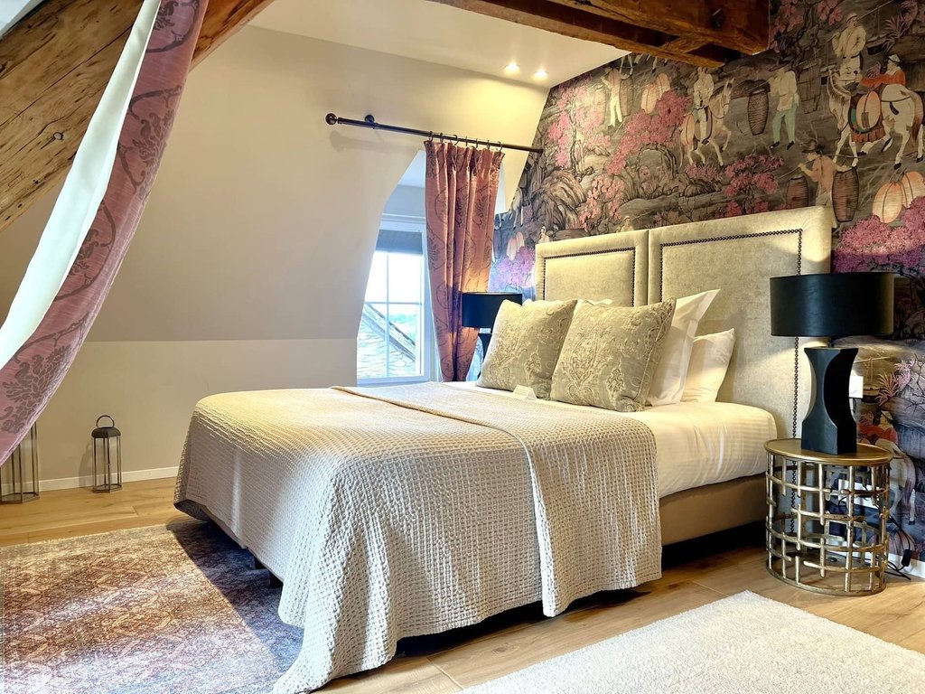 Prestige Room