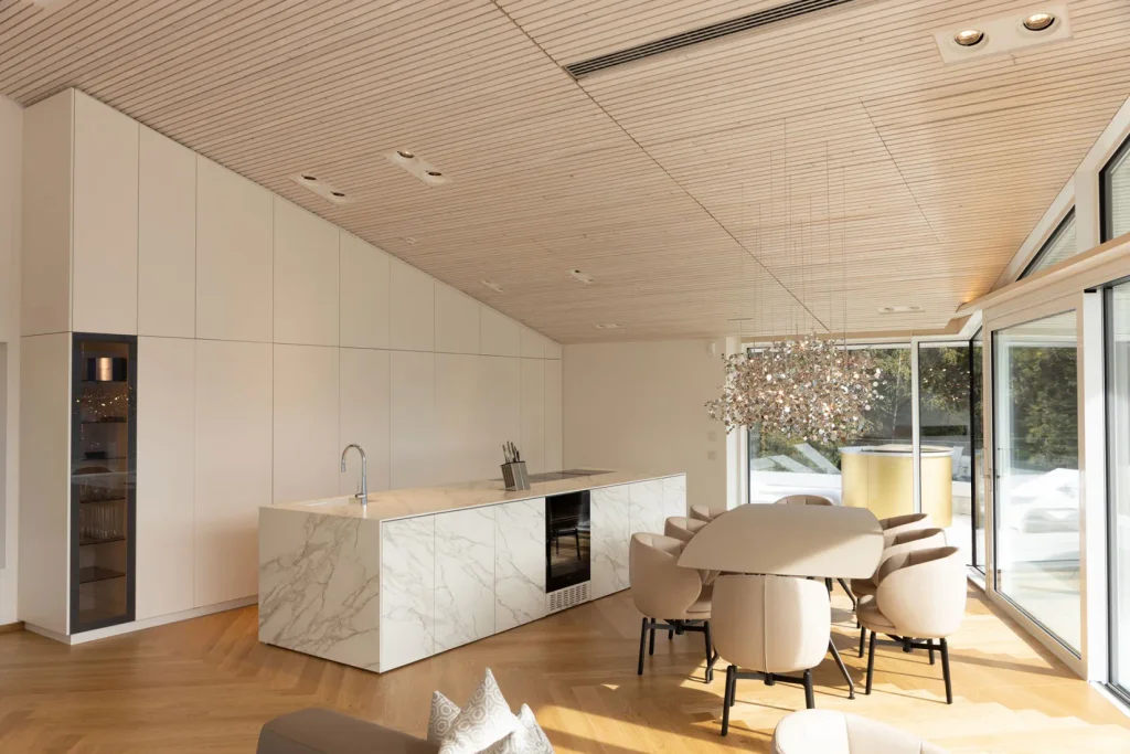 Double Bedroom with En-suite Shower Room