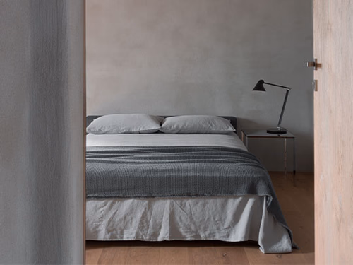 Single room with courtyard view