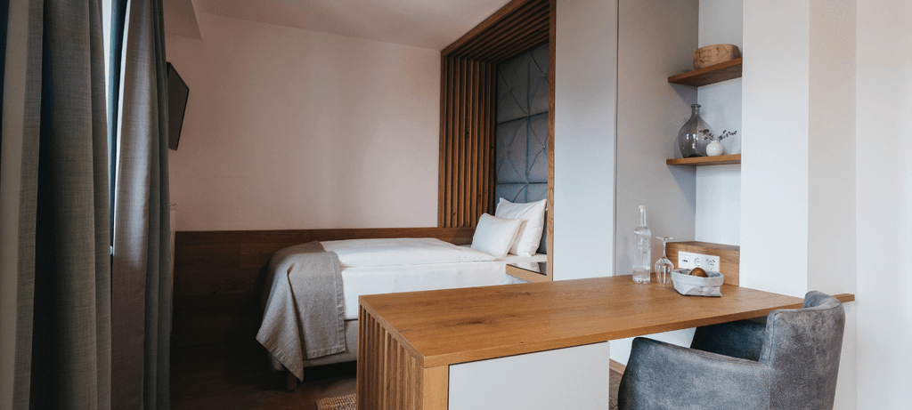 Deluxe Plus North
