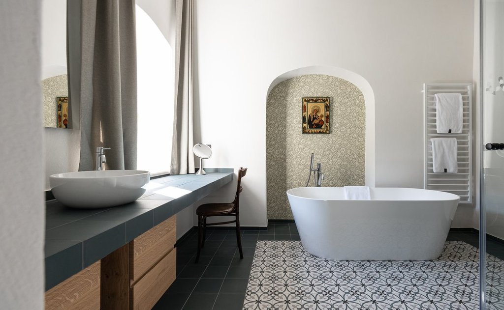 Suite with Spa Bath