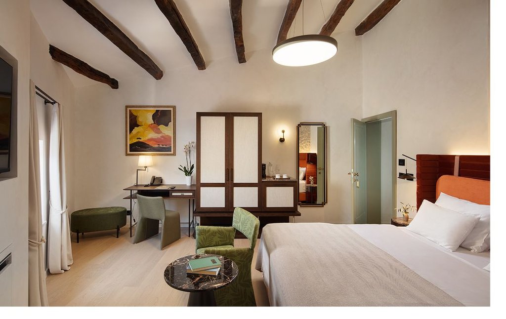 Tradition Room