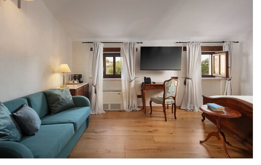 Tradition Room
