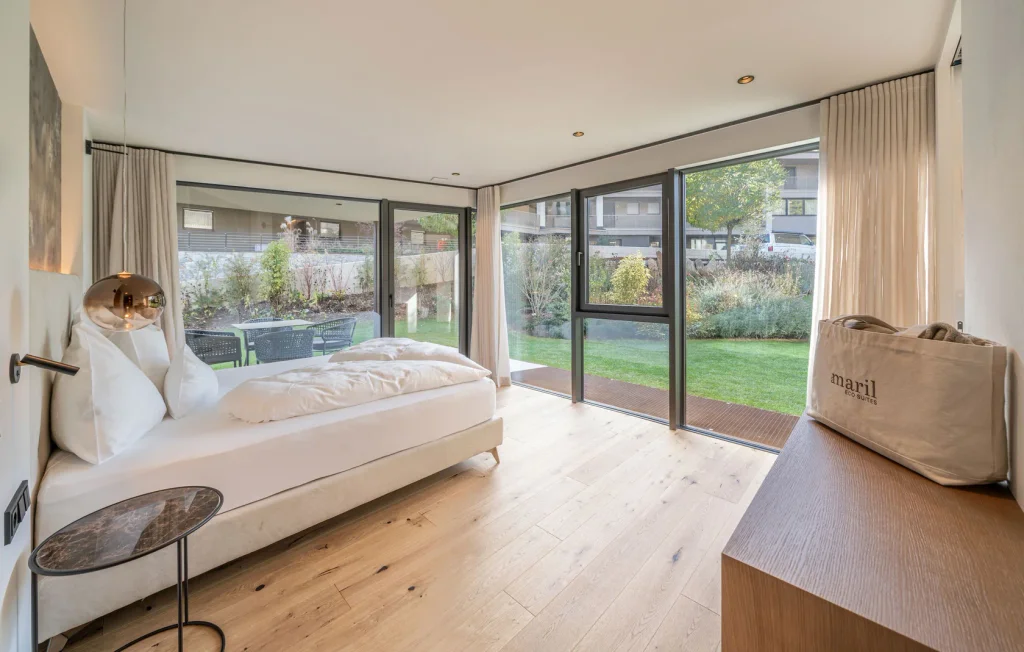 Deluxe Suite with Spa Bath