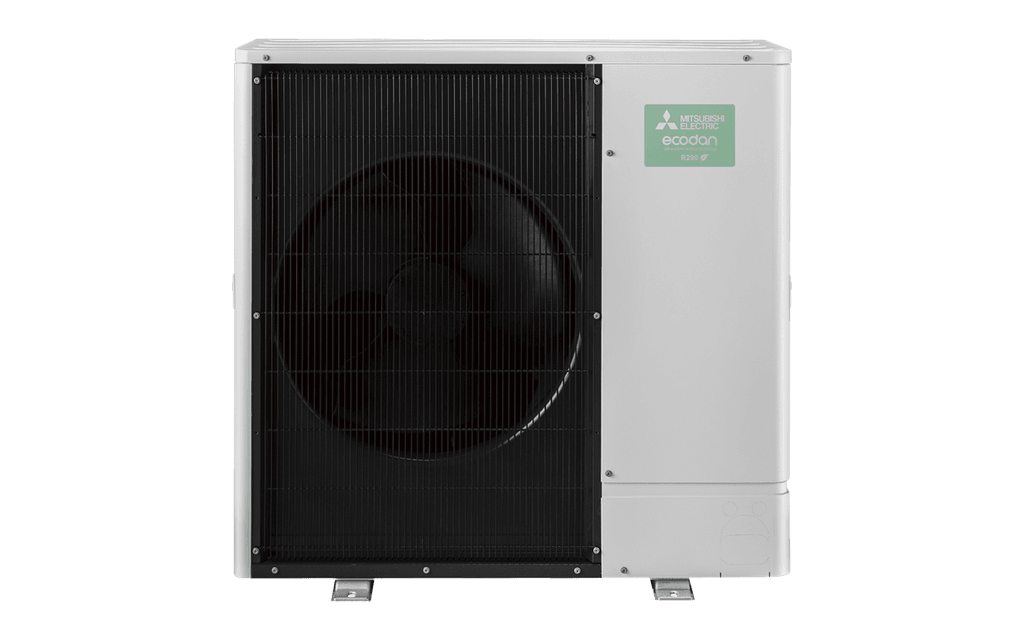 En Mitsubishi Electric Ecodan utomhusenhet med stor fläkt och märkning för R32-köldmedium, utformad för energieffektiv uppvärmning och kyla. Enheten är idealisk för klimatanpassning av bostäder och kommersiella byggnader.