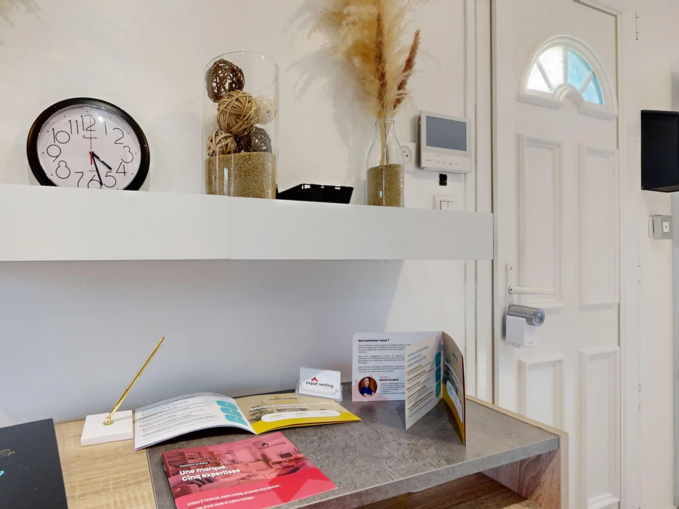 Entryway of a short-term rental with Nuki Smart Lock on the door – smart, keyless check-in solution.