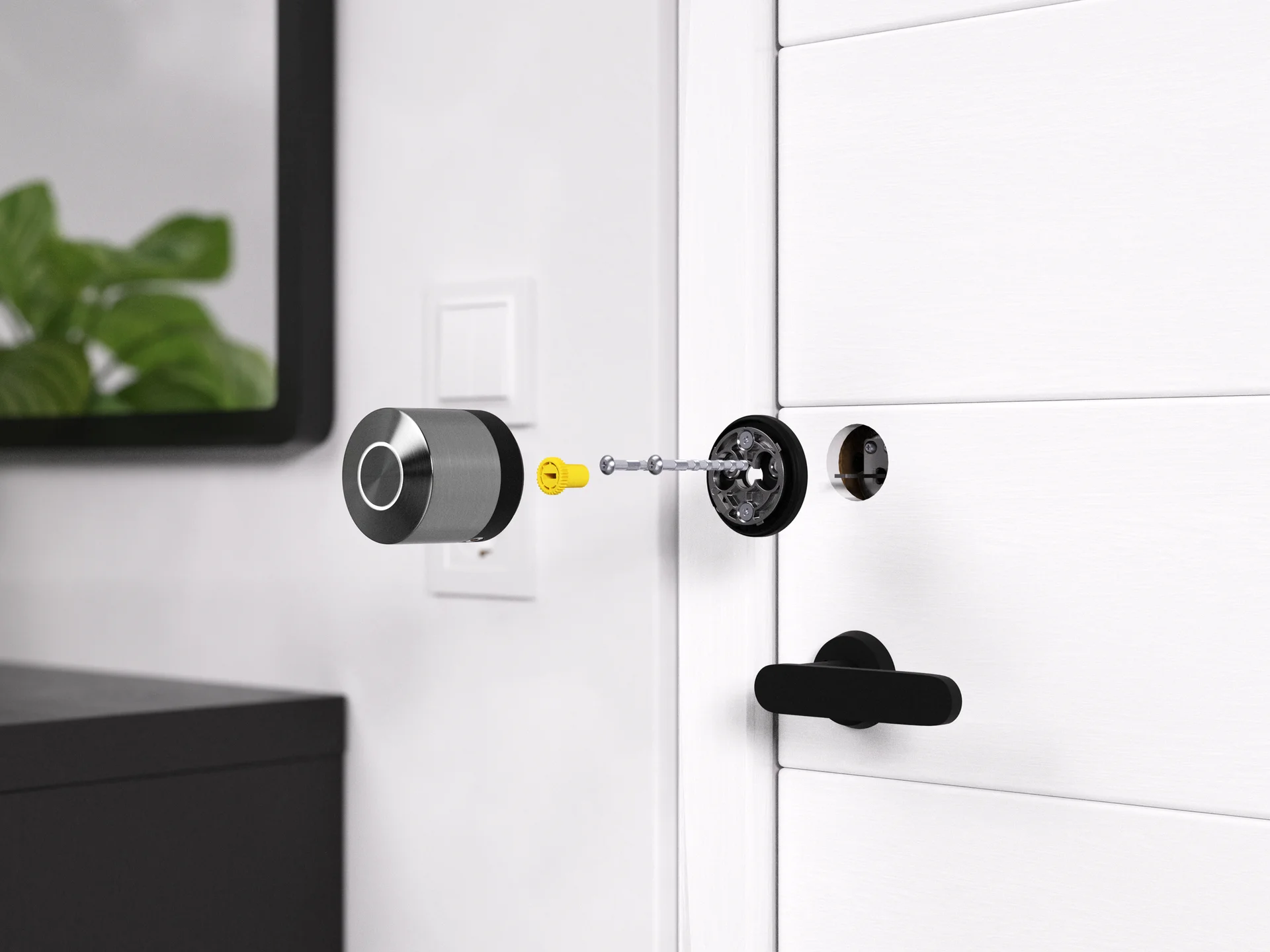 Montage van de Smart Lock Ultra Nordics aan de binnenzijde van de deur over de bestaande cilinder. Deurklink, montageplaat, adapter en Smart Lock zichtbaar.