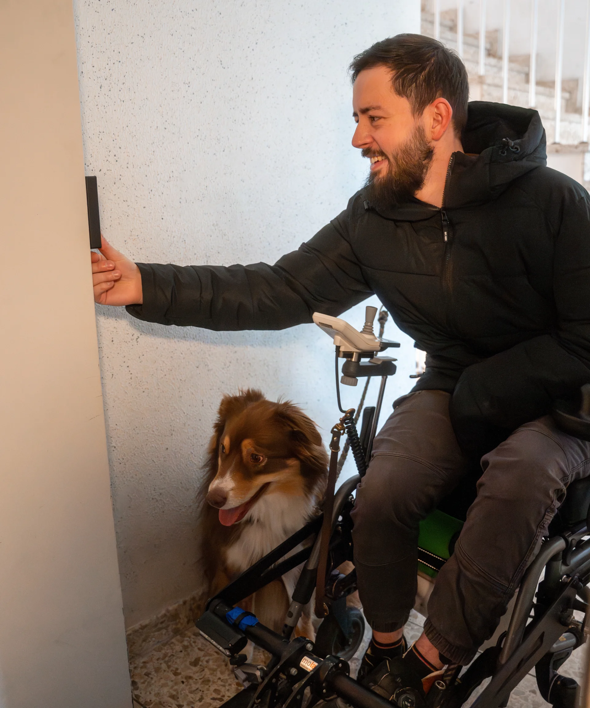 Timo installed the Keypad 2 in seconds on the outside of the door frame.