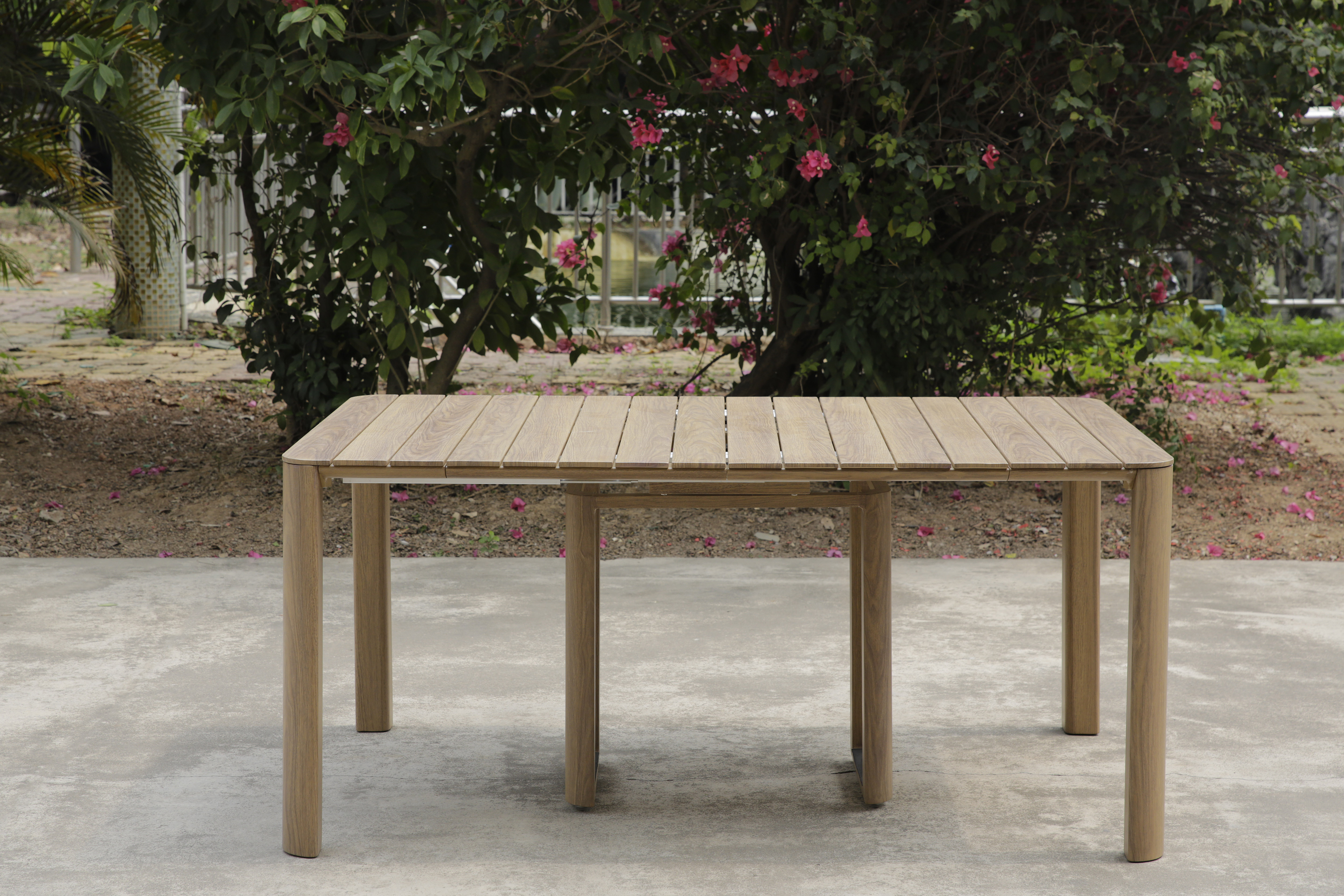 Une Spisebord Uttrekk 62-372