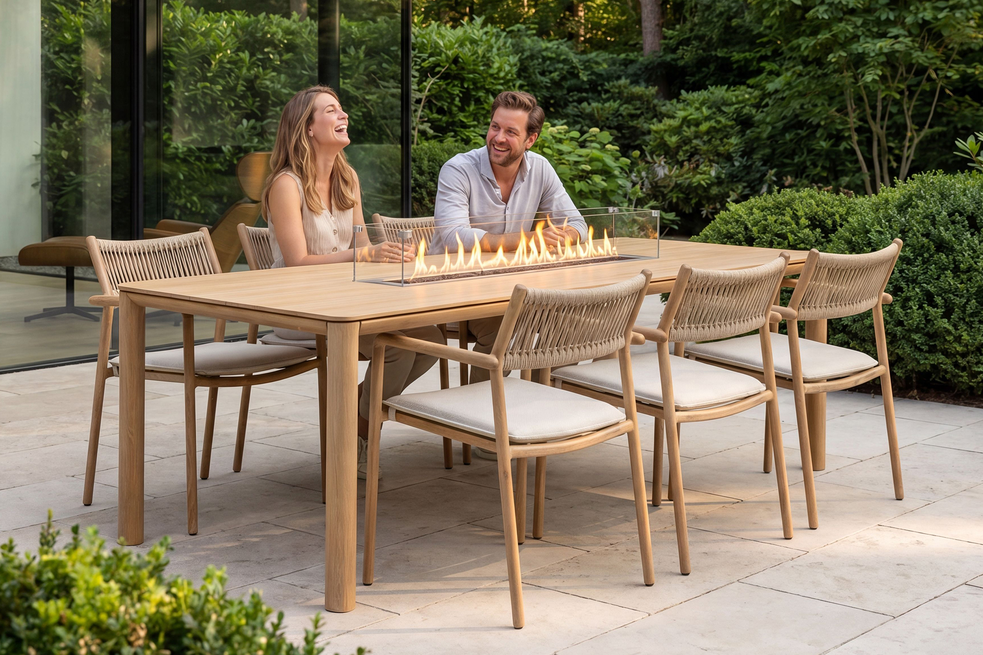 Une spisegruppe 200x90 med Thor spisestoler
