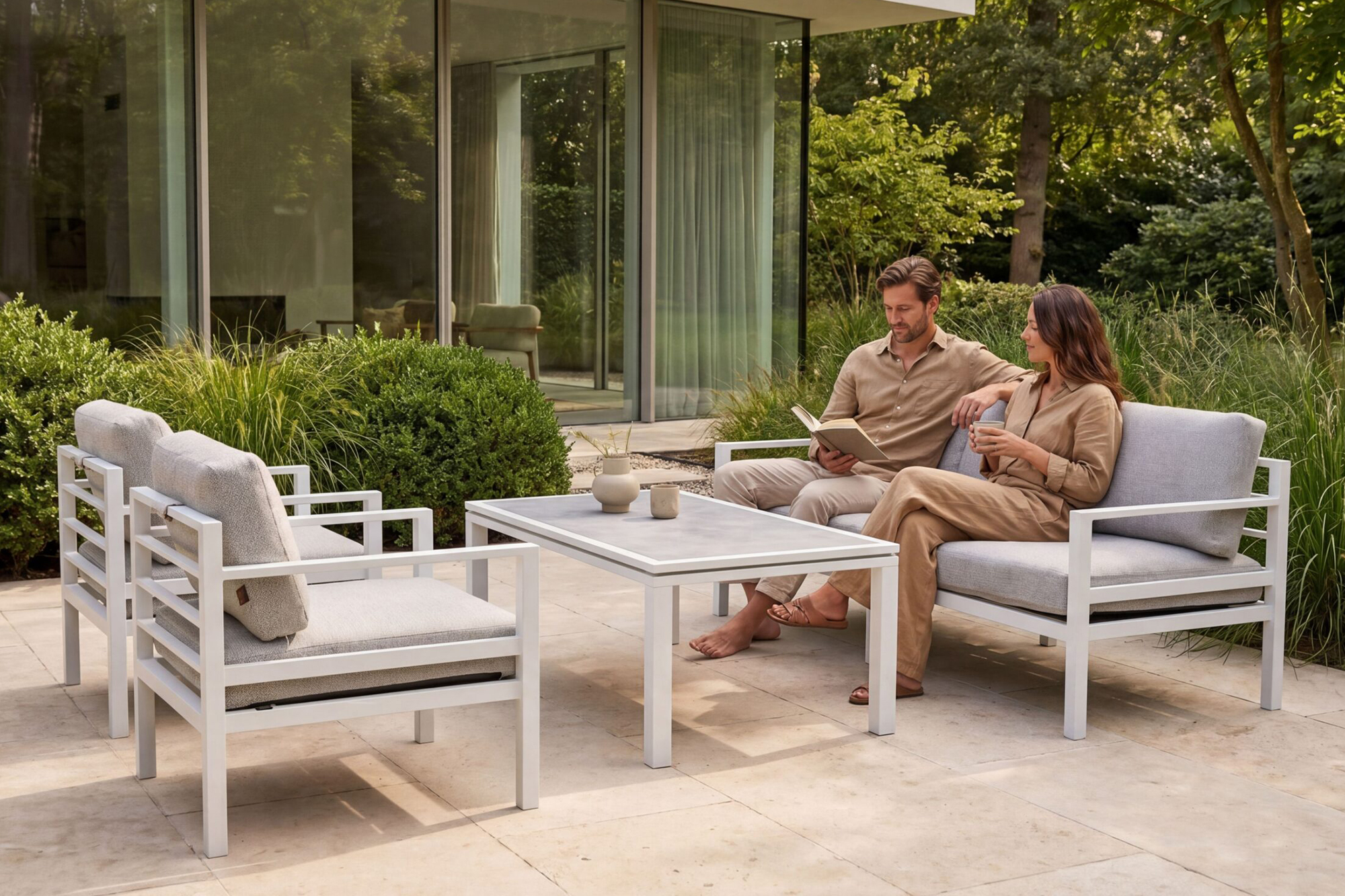 Adelaide Hagegruppe 3+1+1 med loungebord