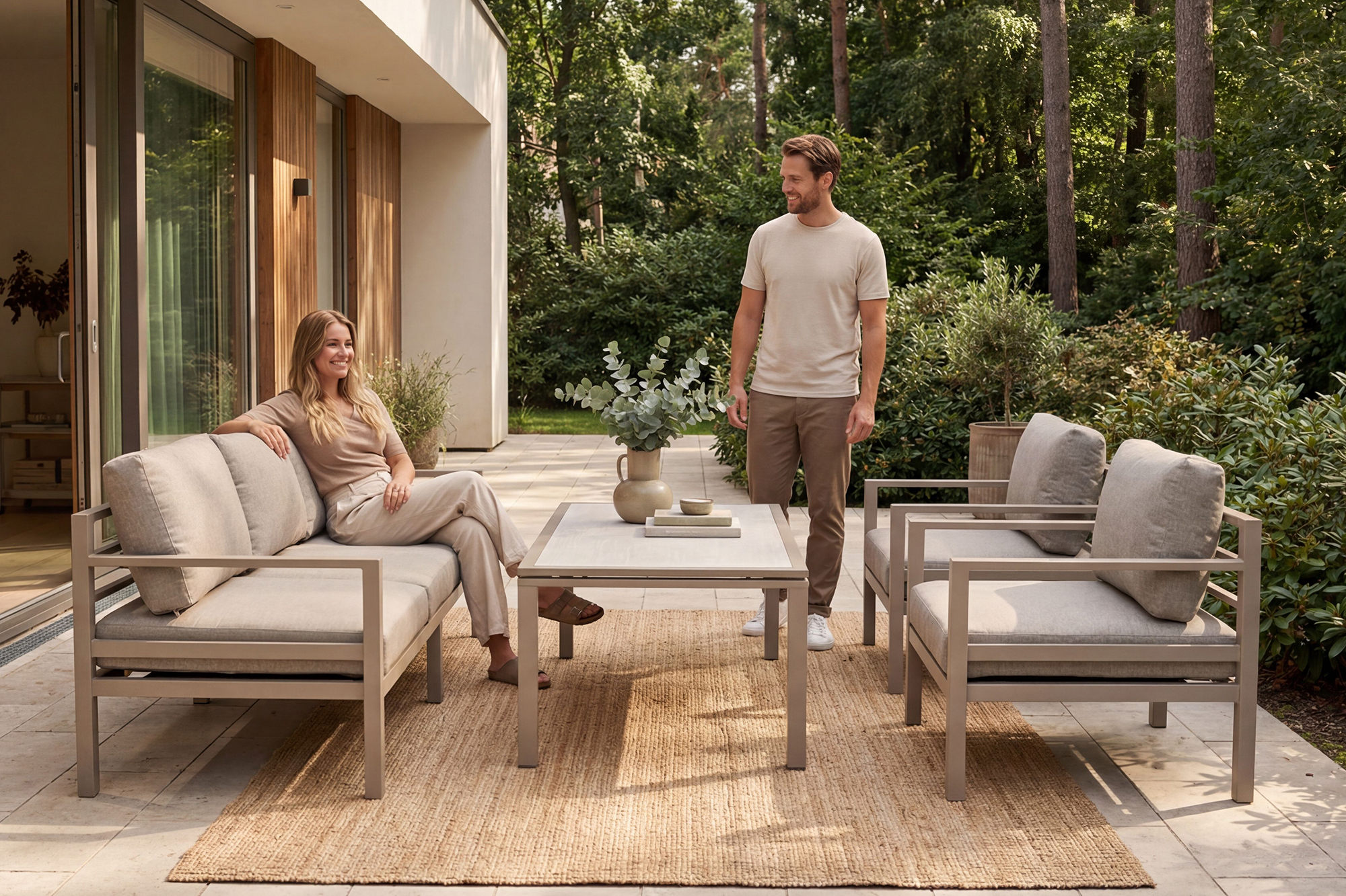 Adelaide Hagegruppe 3+1+1 med loungebord
