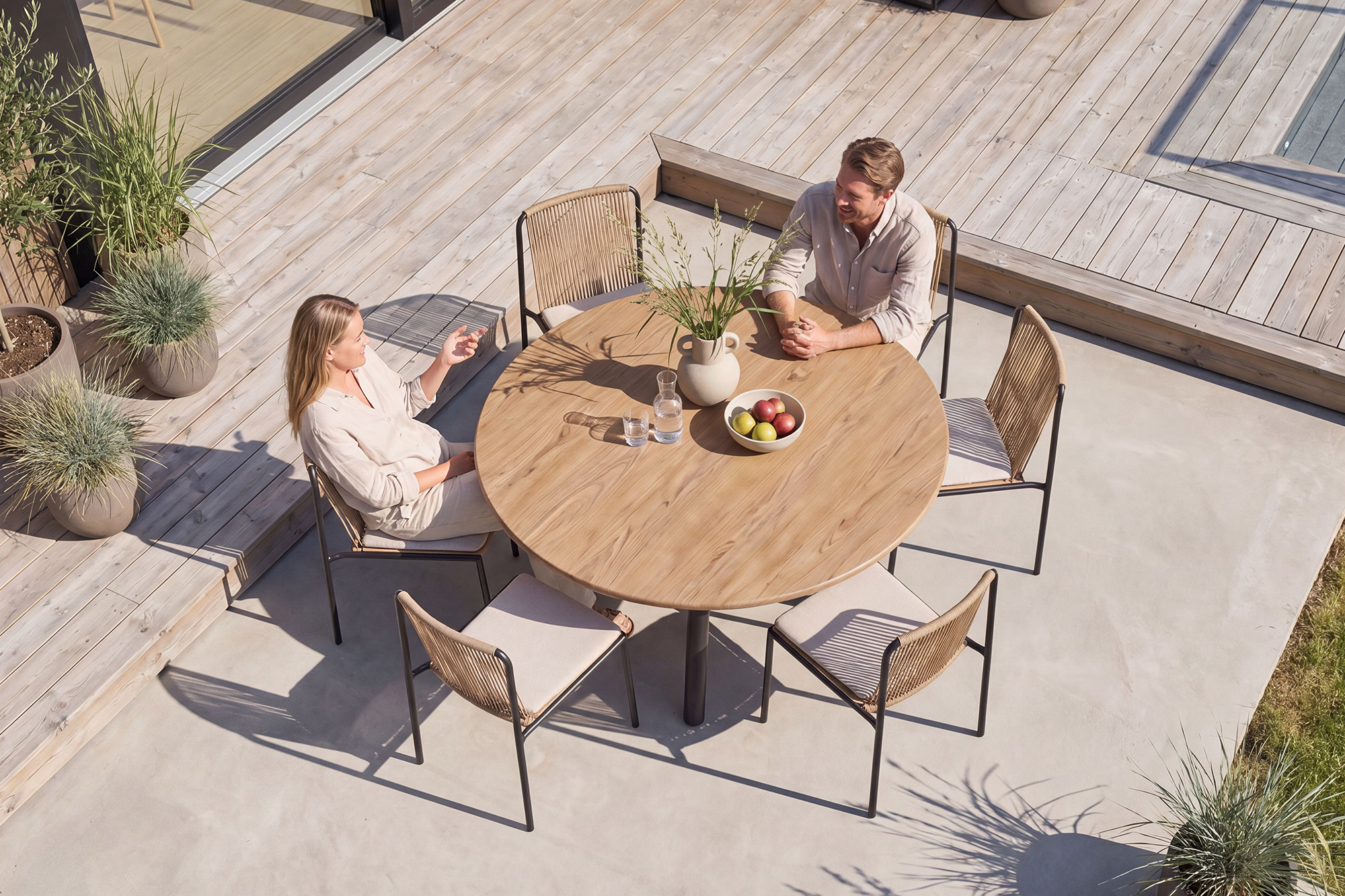 Lind rund spisegruppe D130 Oakshield-Koks med 6 Ella spisestoler