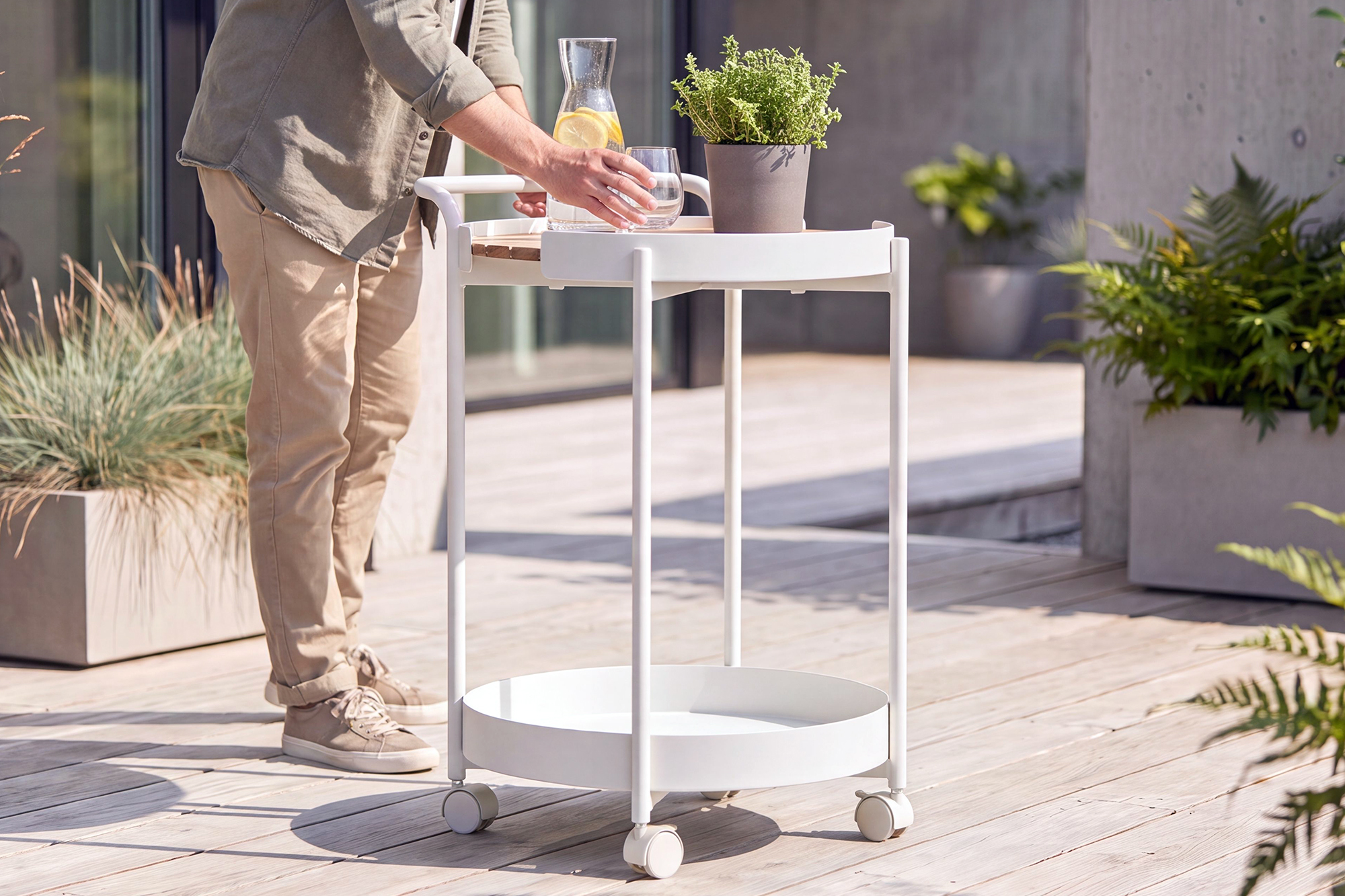 Harvard Serveringsvogn Hvit Ramme med Teak tray Topp