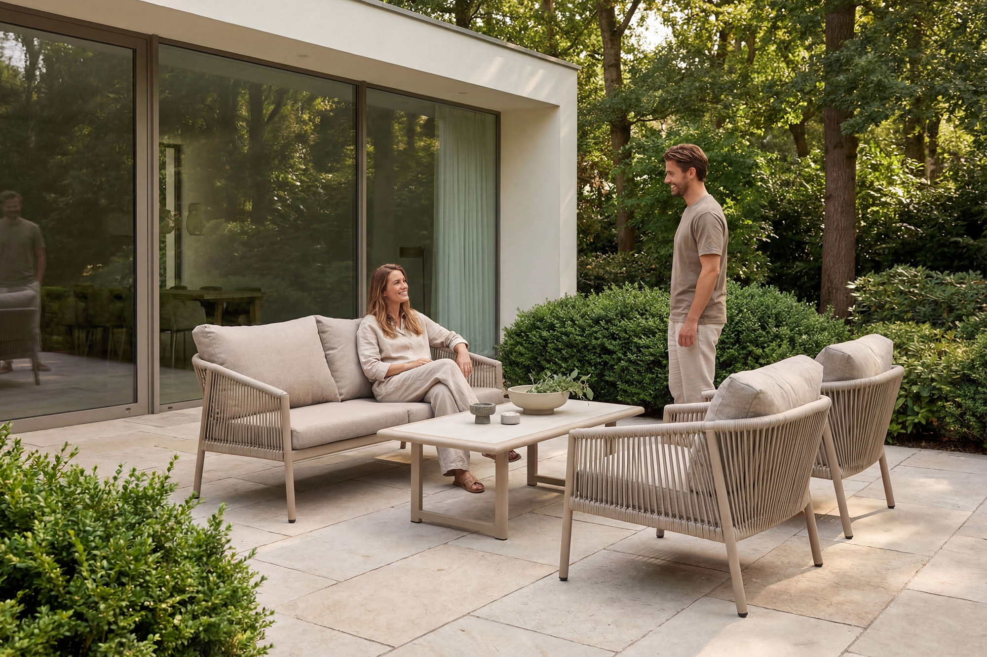 Lucca Lounge sett med bord Muskat aluminium og Natur puter miniatyr 2