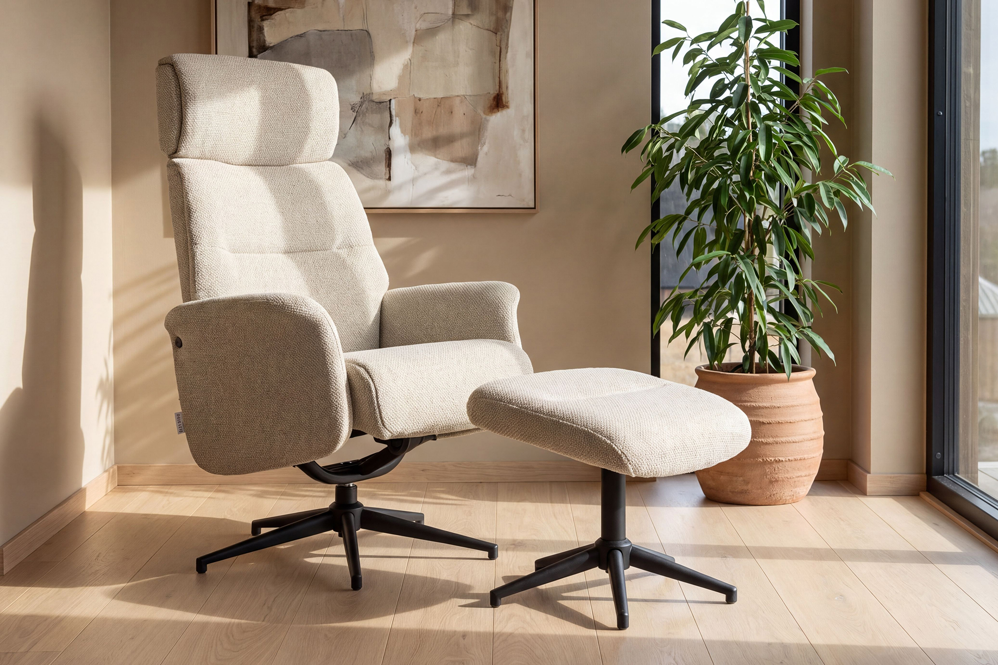 Cleo Regulerbar Hvilestol Med Fotskammel Beige