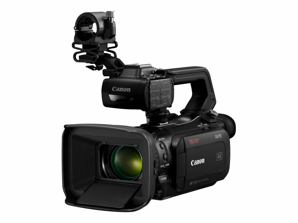 Canon XA70
