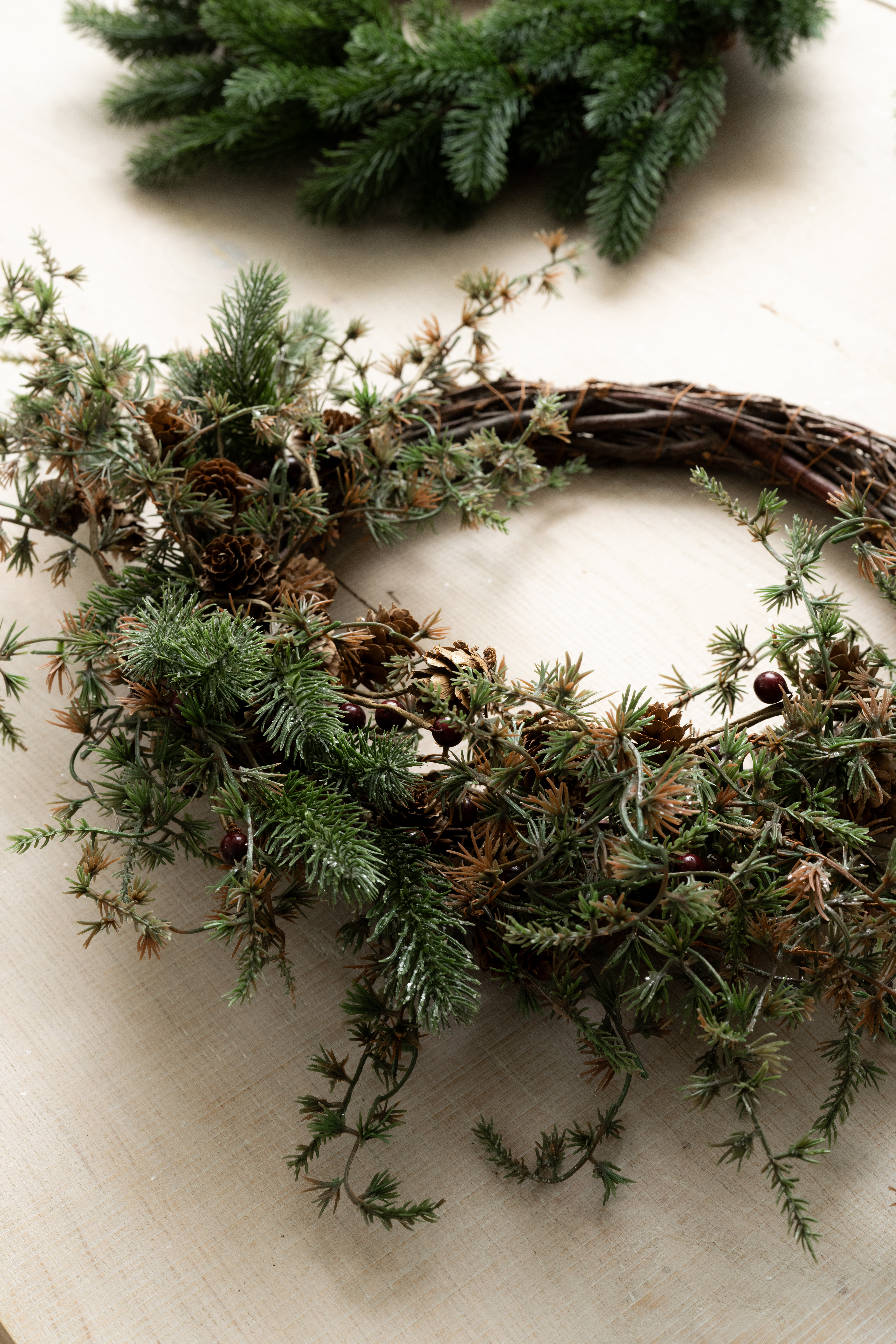 Wreath Scarlet artificial