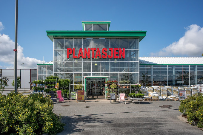 Plantasjen () Plantasjen