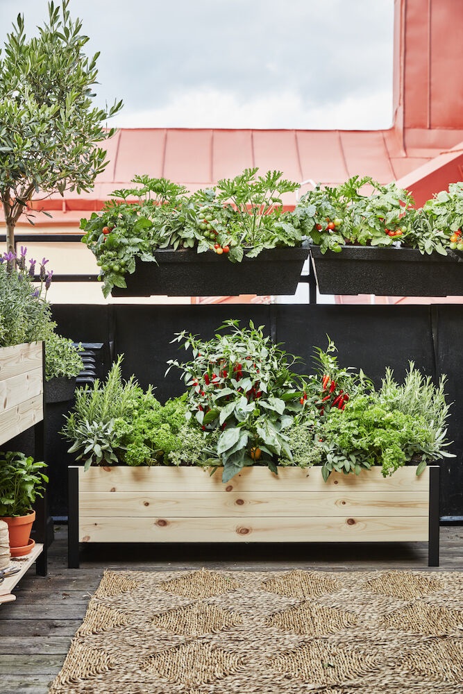 Milla isolation planter L76 black