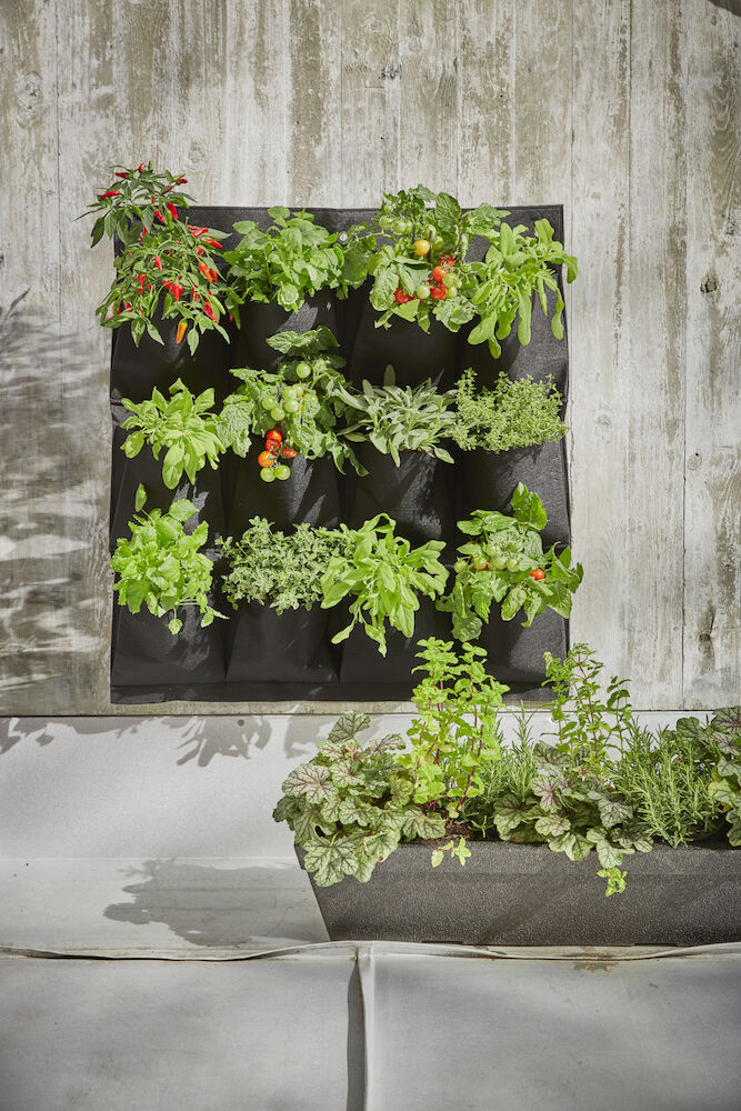 Milla isolation planter L76 black