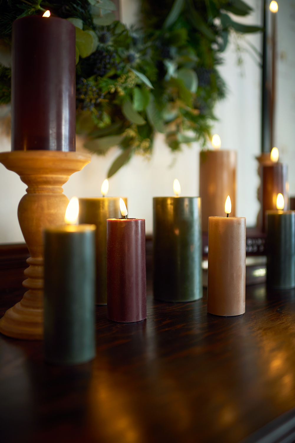 Deluxe LED pillar candle D5xH12,5 dark green