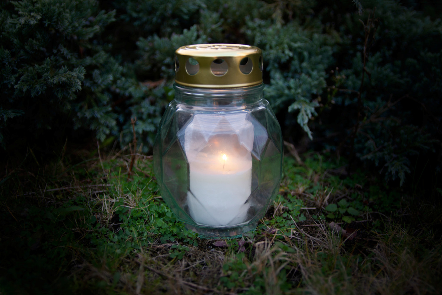 Gravlykt med gravlys