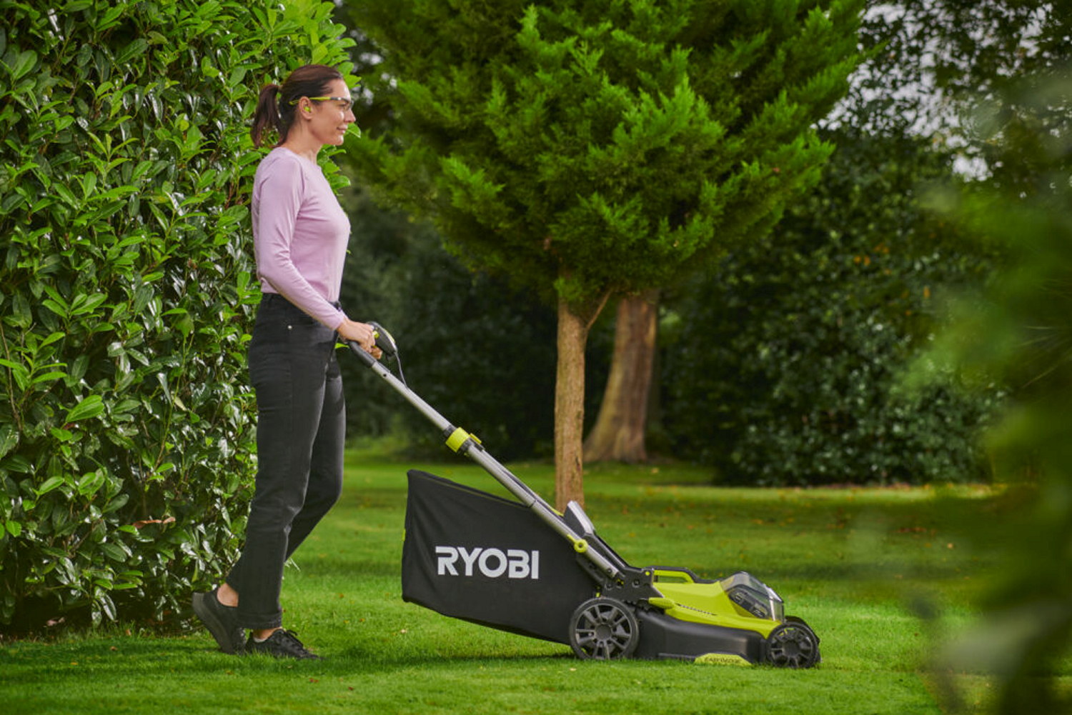 Lawn mower RY18LMX40C-240