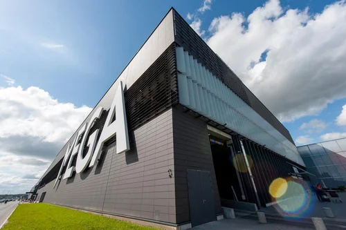 Centrum handlowe MEGA, Karrier System, Płytki ceramiczne