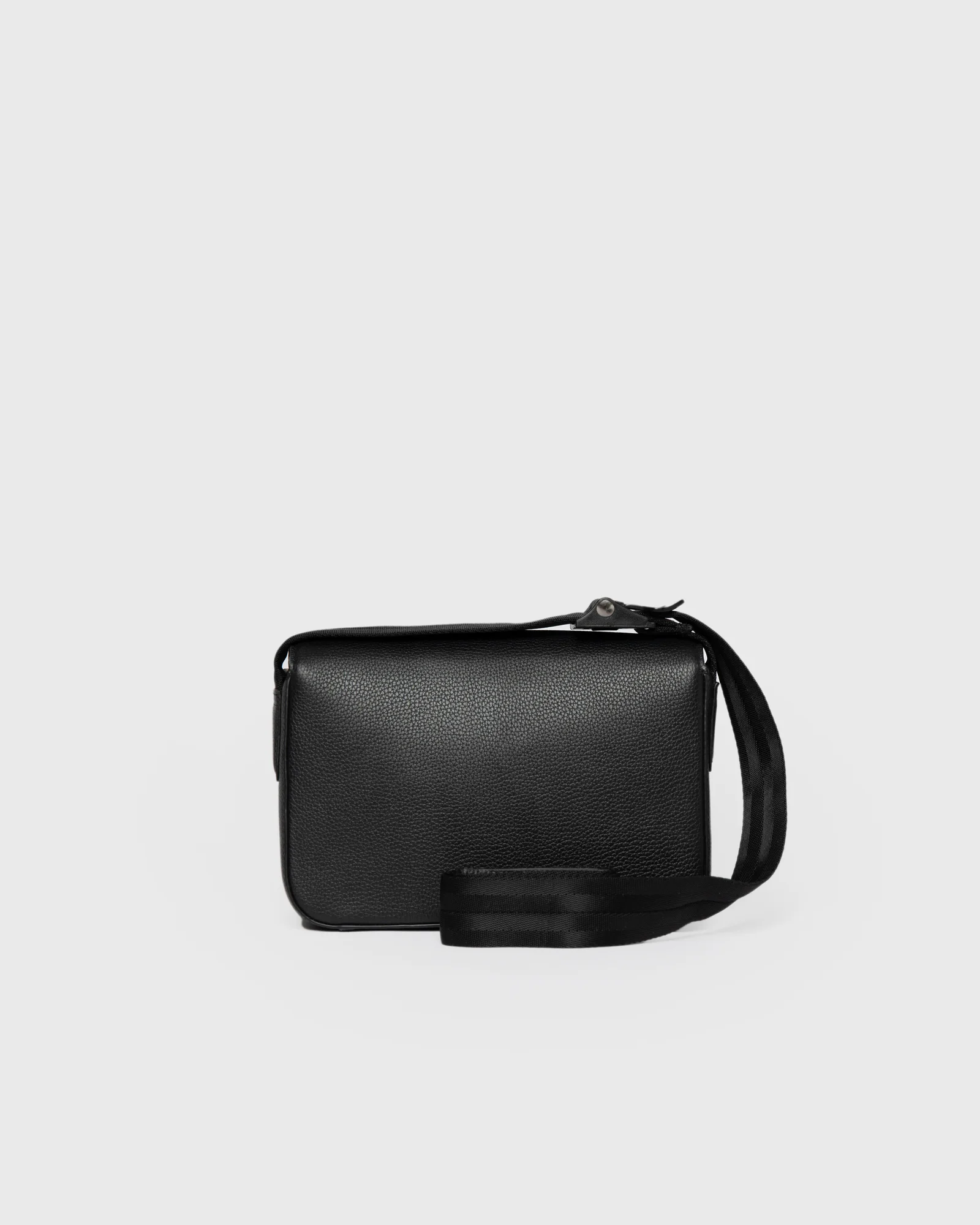 LEATHER CLASSICS Crossbody Bag | Black Leather handbag | Sandqvist