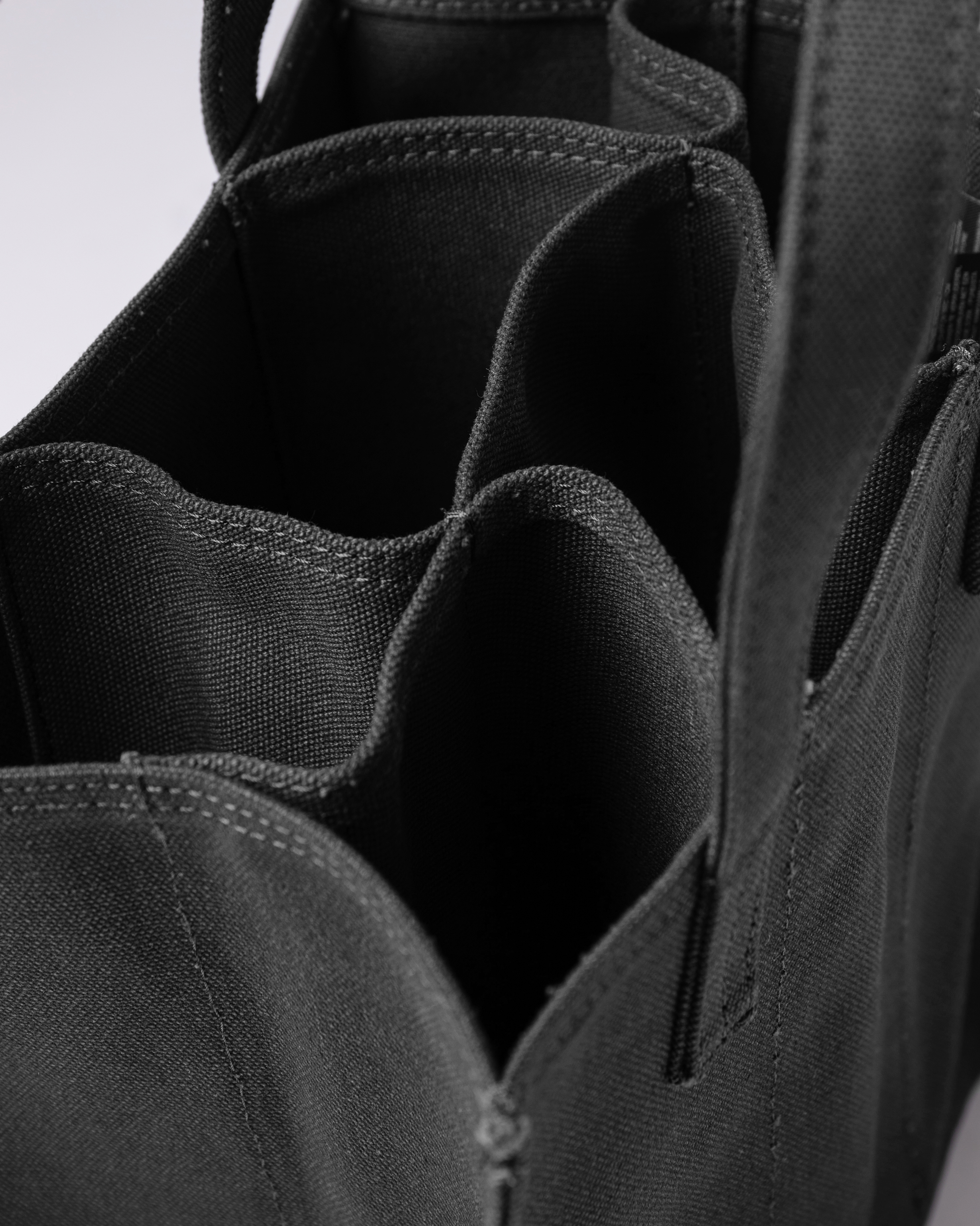 Pockets for bottles in the Bottle Bag Sandqvist Bottle bag in Black. 