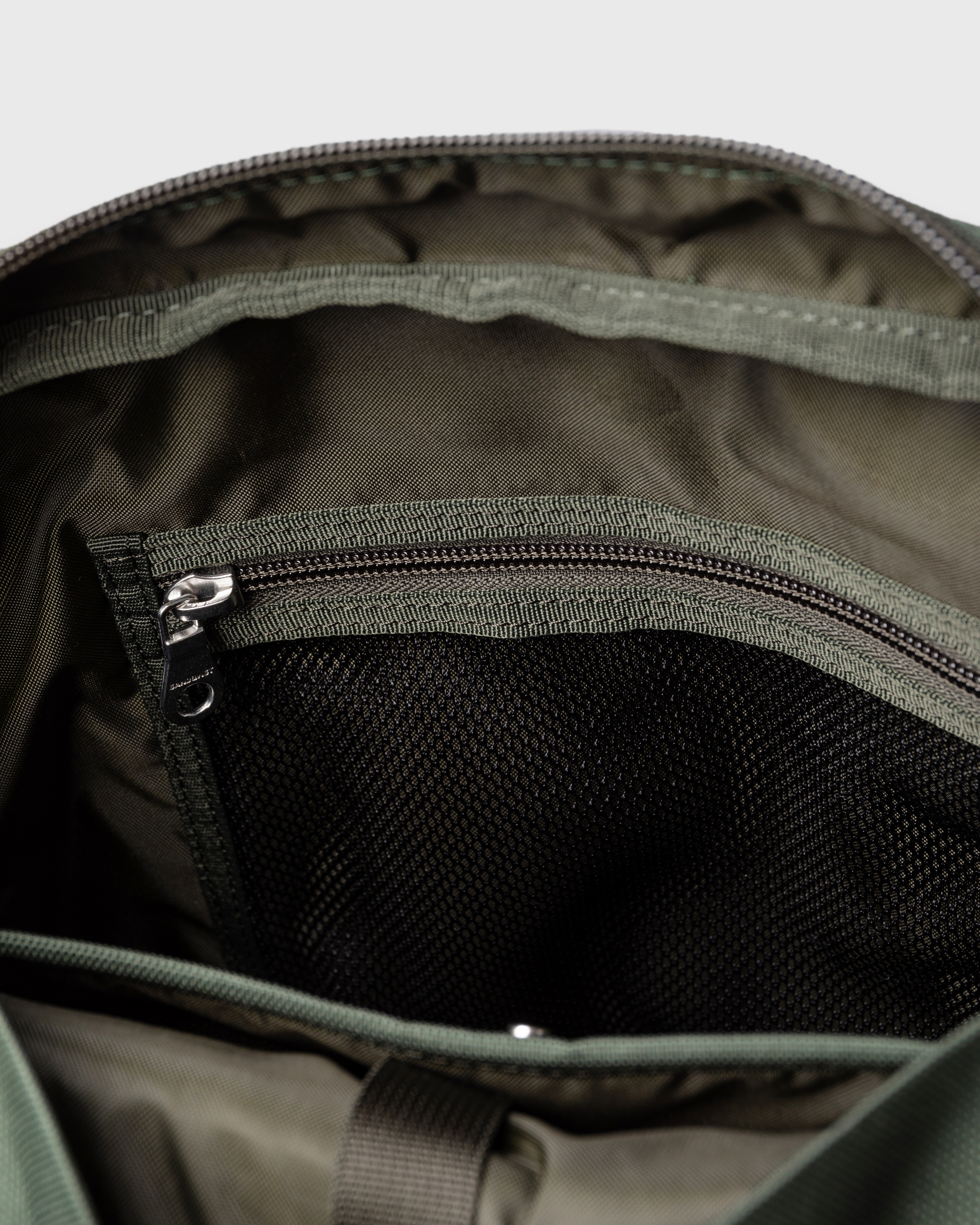 Go 2-way Tote Bag, green. Inside view, inner pocket with zipper.